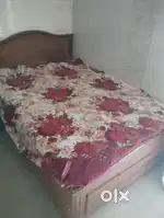 4*6 Wooden bed with matress
