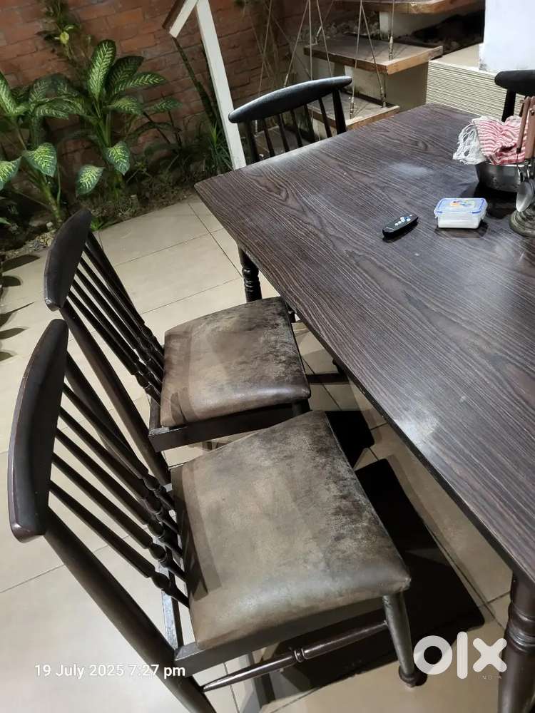 6 seater dining table