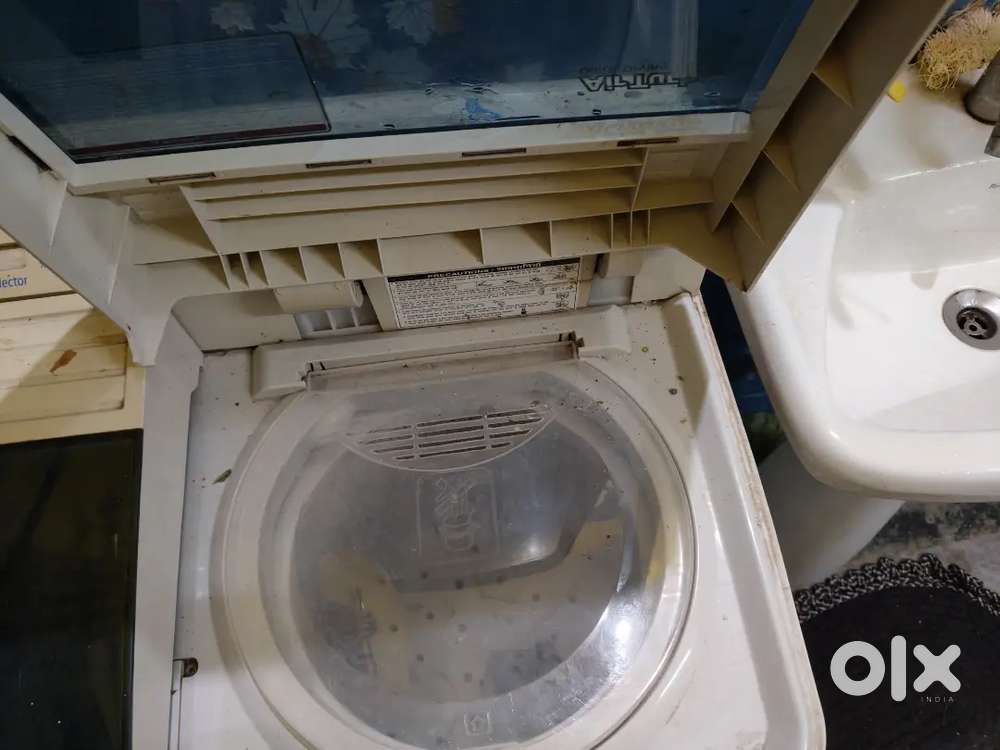 Samsung semi automatic washing machine 6.5 kg @6000