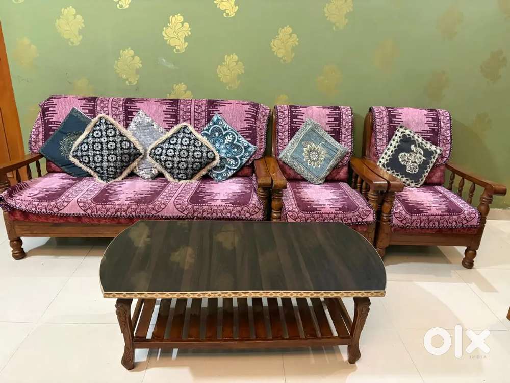 1 long sofa and 2 small sofa with dining table