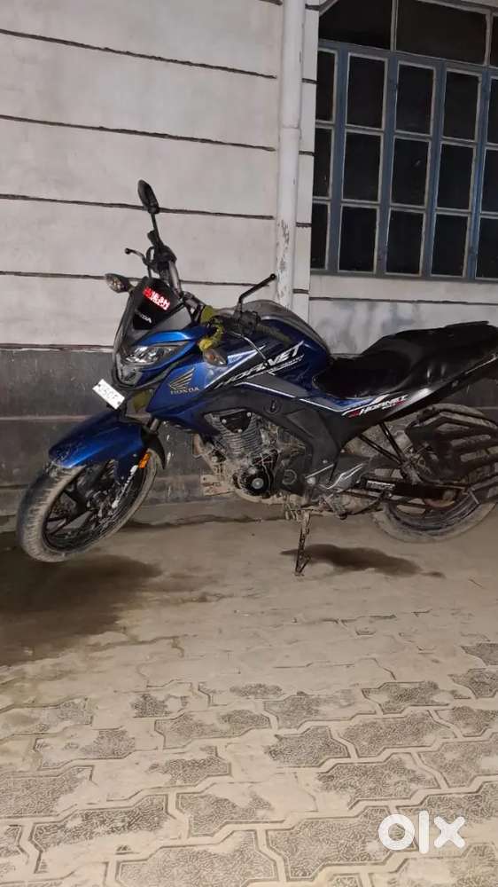 Hornet 160R Special Edition black-blue excellent condition sporty look
