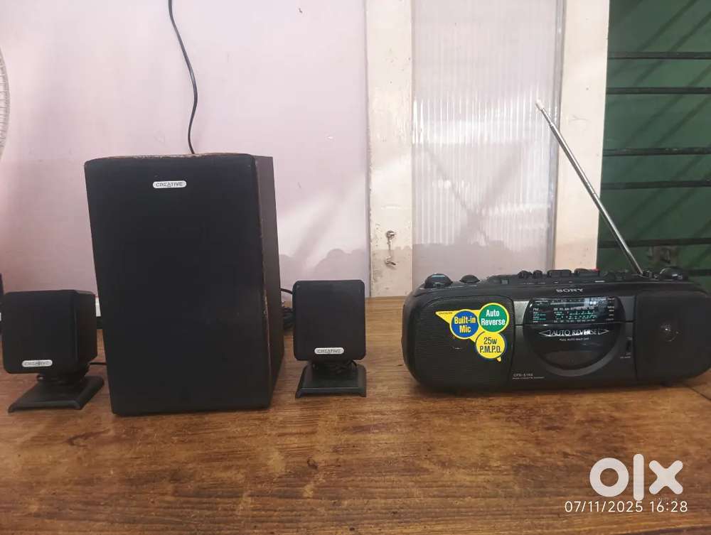 Creative computer speaker set and sony fm sterio radio for sale