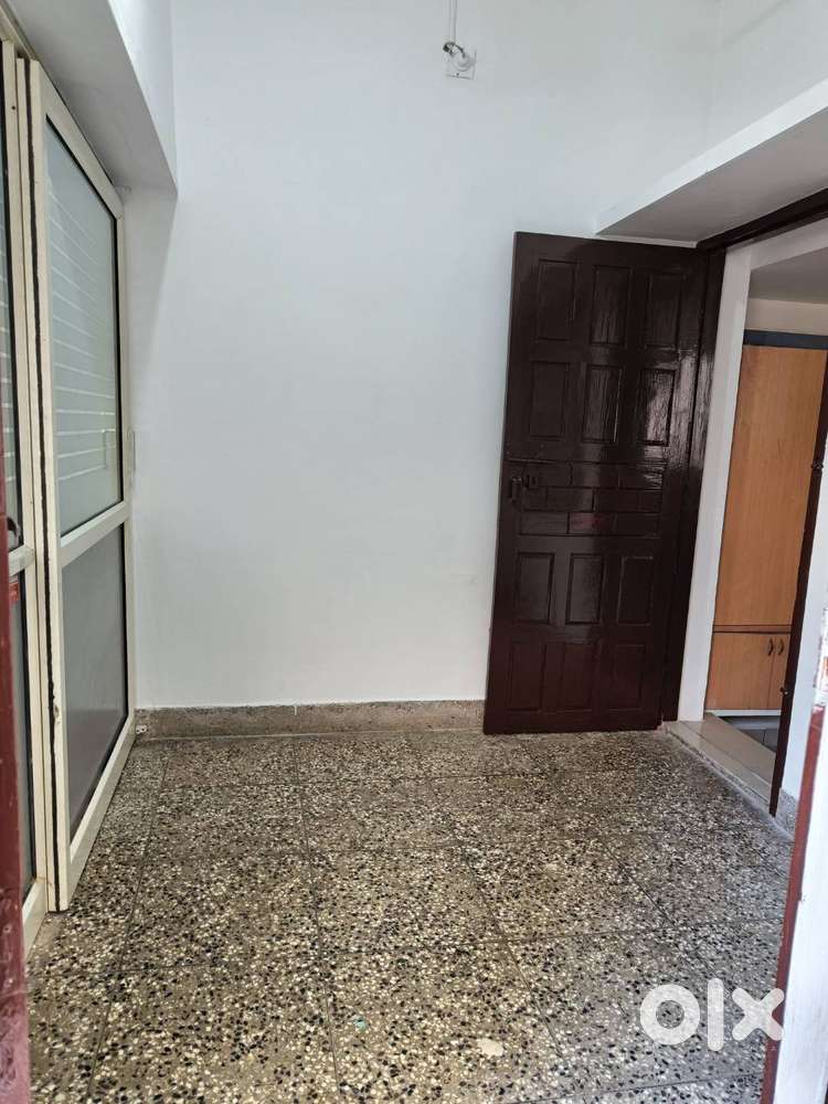 320Sq.Ft.Gr.Floor Commercial Space for Rent @ Petta(Maradu)