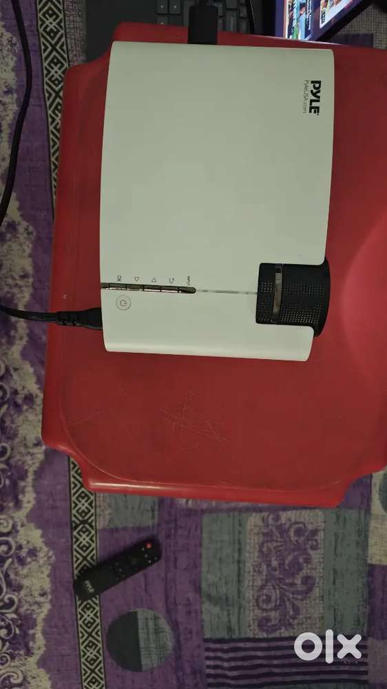 PYLE PROJECTOR PERFECT CONDITION IMPORTED