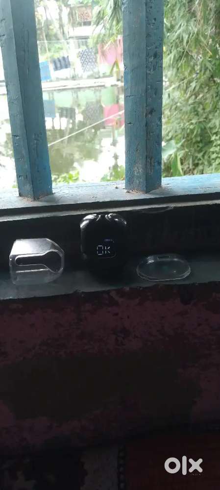 TWS Bluetooth Earbuds – Full Working, Good Sound Quality