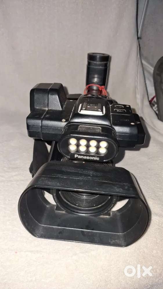 PV100 PANASONIC CAMERA