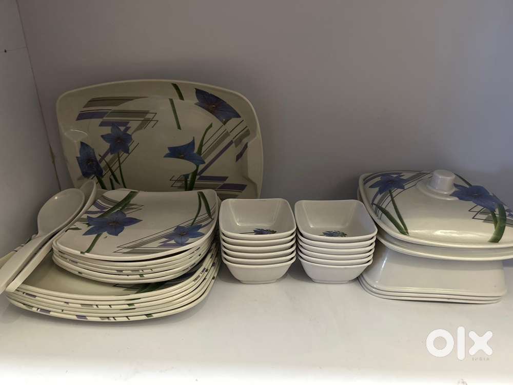 30 piece Dinner set for sale