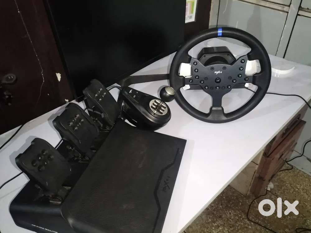 PXN V99 steering wheel with manual gear shifter and manual pedals