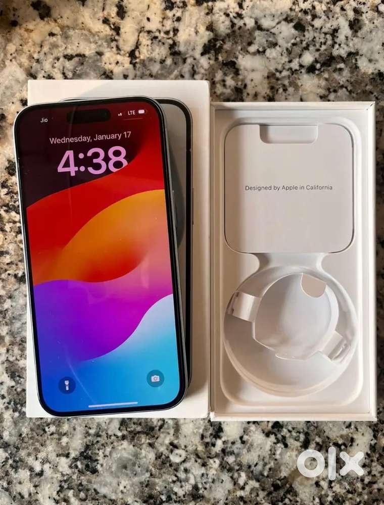 Selling my 4 month old I phone 15 with bill and box available