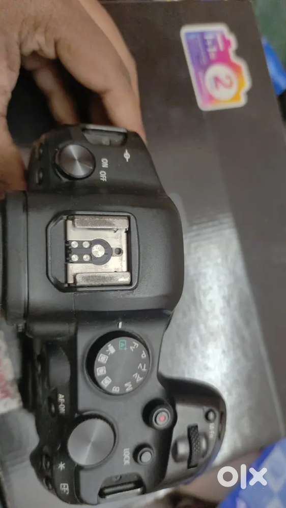 Canon R6 EOS full kit-with Lens, bag, flash, extra battery
