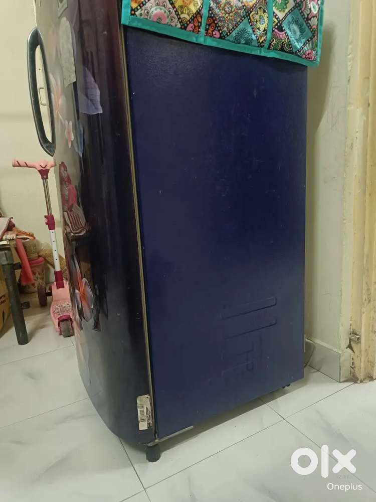 LG 190  fridge 2023
