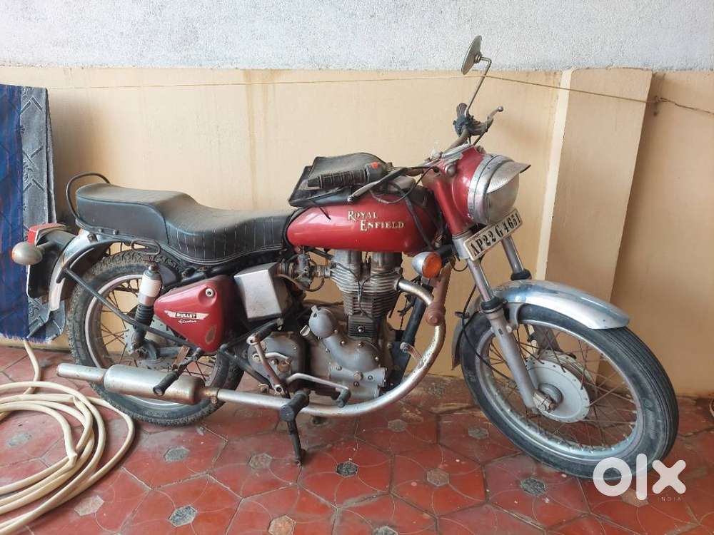Old model full firing royal Enfield vintage bike