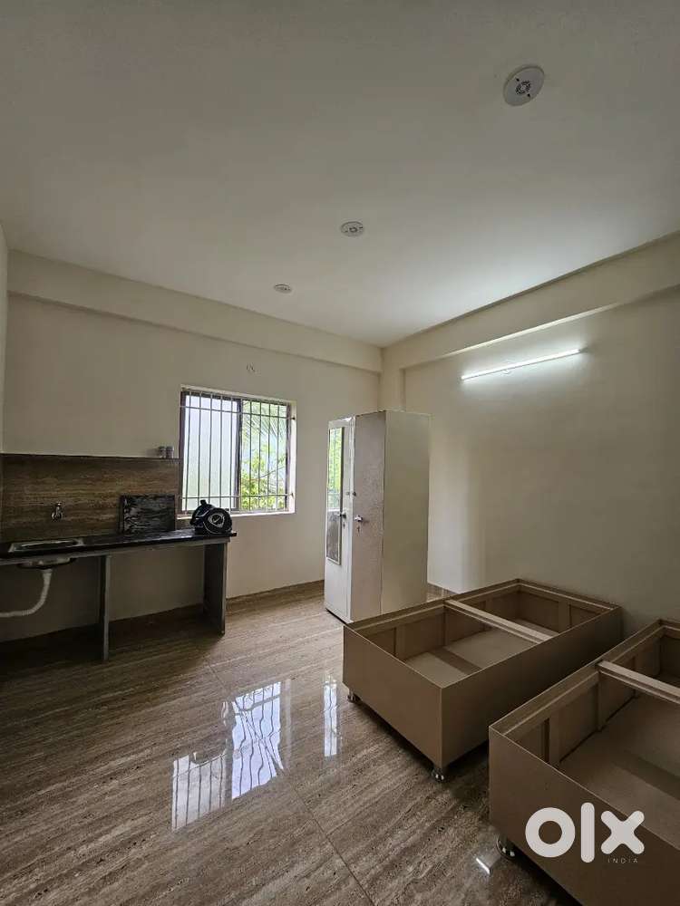 1RK FULL INDEPENDENT SEMI FURNISHED FOR BOYS/GIRLS/COUPLES