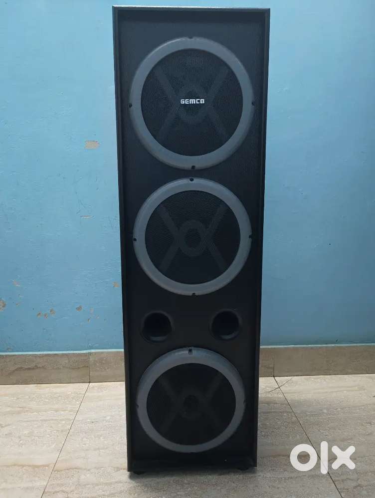 URGENT SELL DJ TOWER SPEAKER WITH RGB LIGHTS
