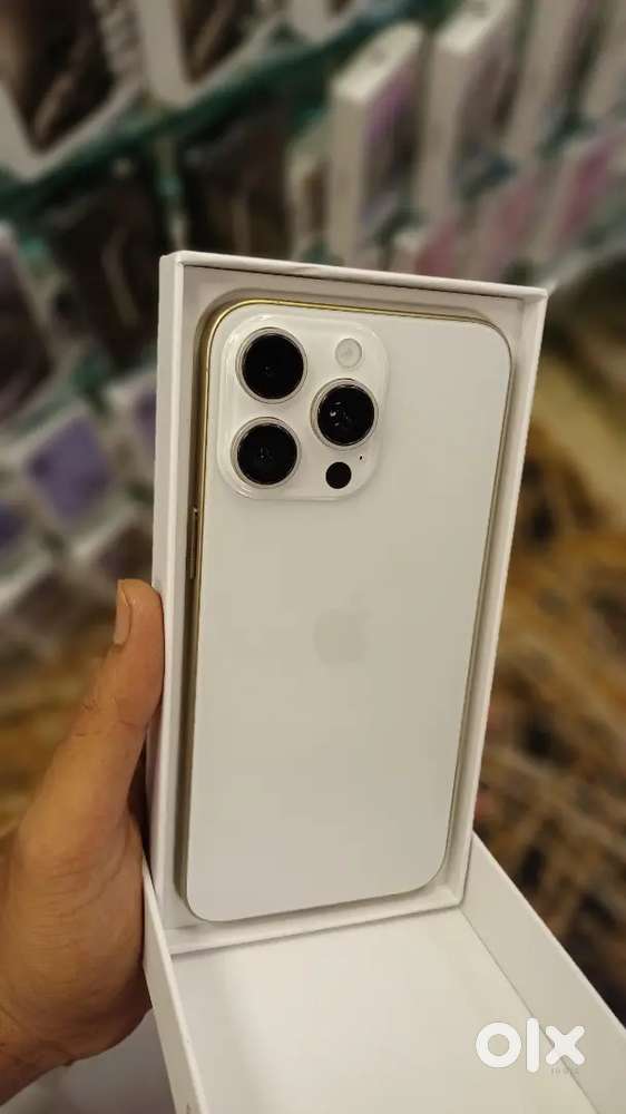 15 PRO MULTY COLOUR REFURBISHED MOBILE WE HAVE A STORE GENIUN DELLER