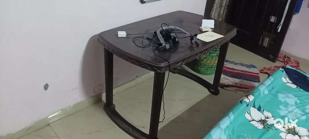 Nilkamal Foldable study / dining table in new condition