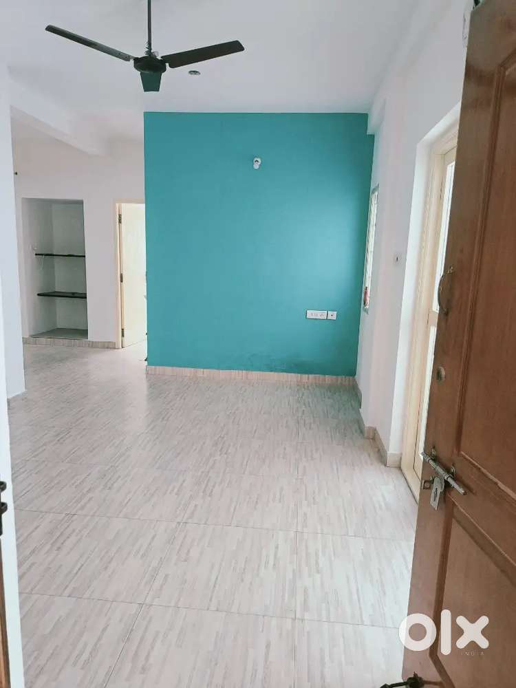 Bachelor Room sharing