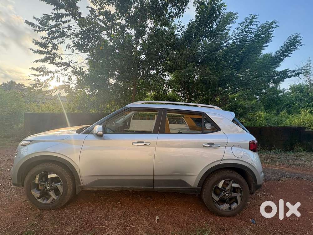 Hyundai Venue 2021 Petrol Well Maintained