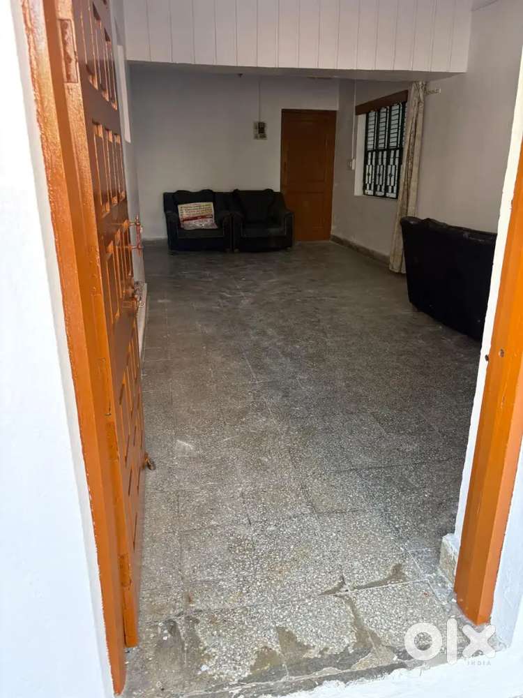 Manewada siddeshwar sabha grah ke pass 2 bhk flat big size independent