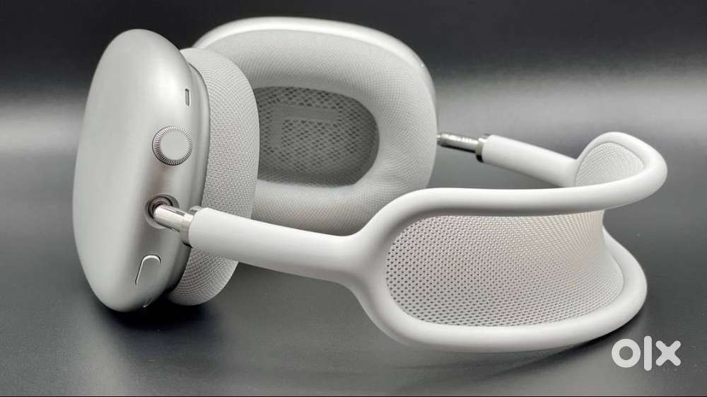 Apple Airpods Max 1st Gen Silver with Bill Box for 26500