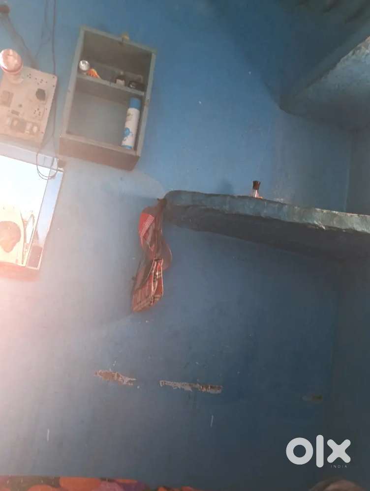 Rent pe room chahiye to sampark kare