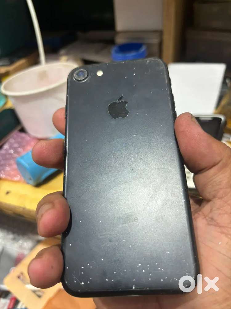 Iphone 7 in good condition but iCloud locked