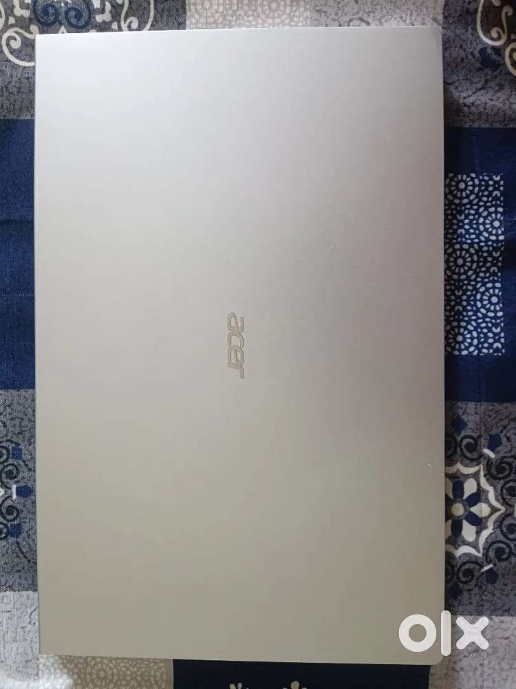 Acer aspire 3 Backlit AMD Ryzen 7 7730u