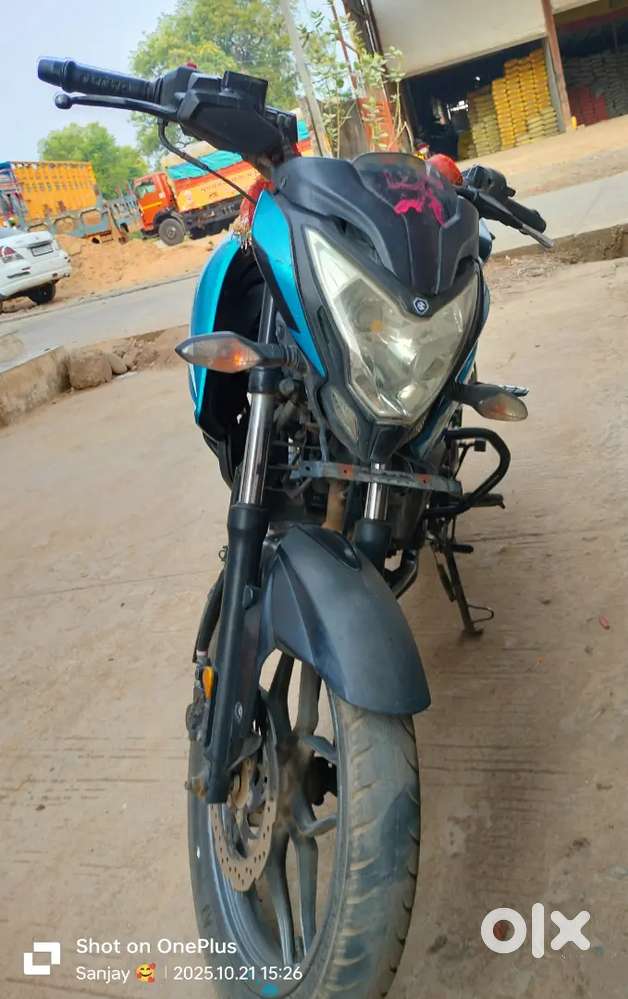 गाड़ी good condition में है और दिसंबर 2021(मानो 2022) का मॉडल है