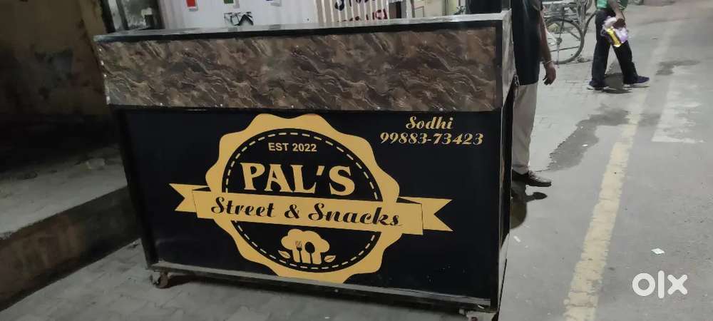 Food counter in very good condition 6/3 With big space..