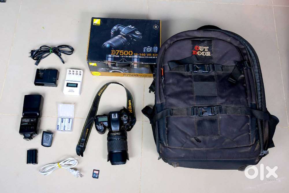 Nikon 7500