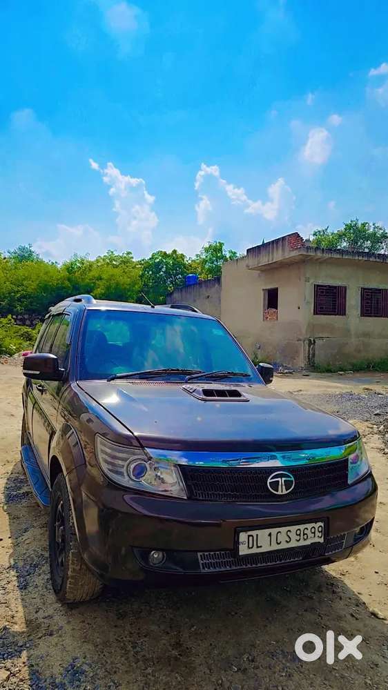 Tata Safari Storme 2015 Diesel 102000 Km Driven, modified interior.