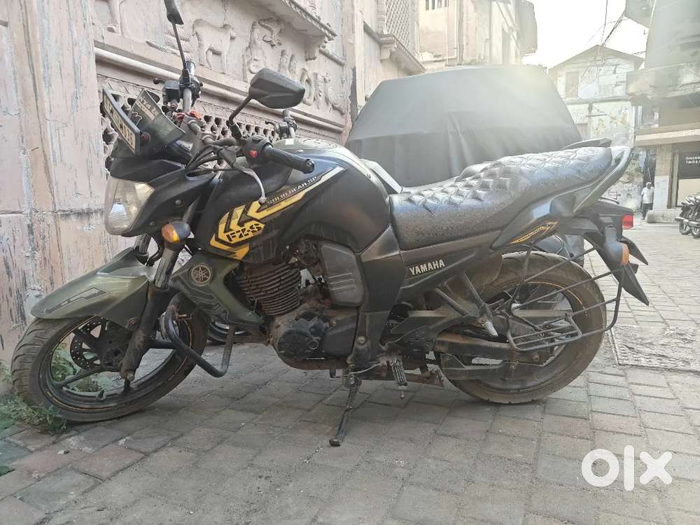 ¹st ownership FZS Military green