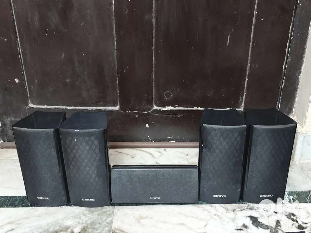 Onkyo 5 speaker 6 ohms 130 watts used any AV receiver avr