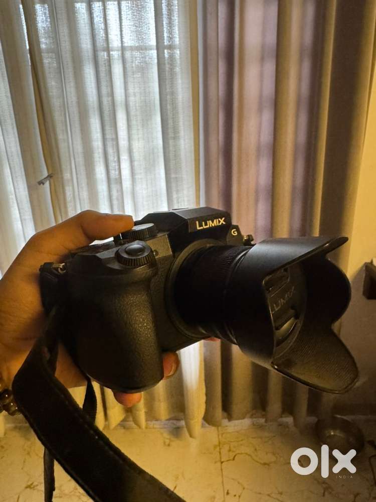 Panasonic Lumix G7 with 14-42mm lens in mint condition