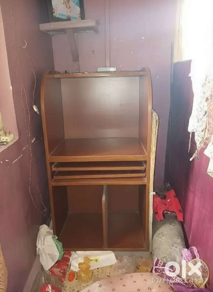 COMPUTER TABLE
