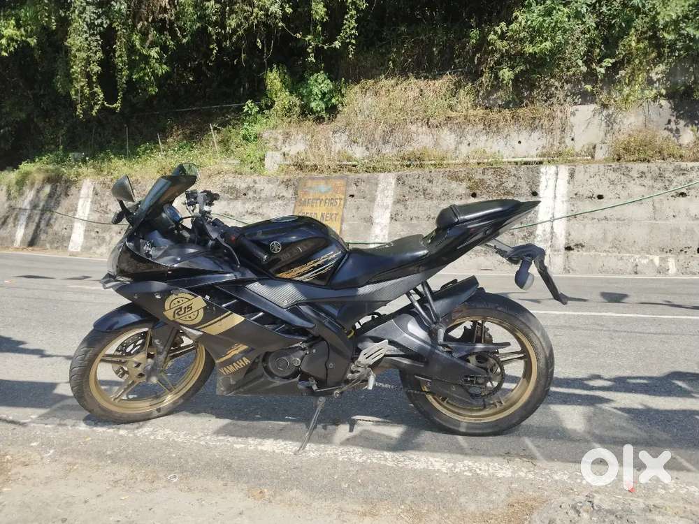 Yamaha R15 v2