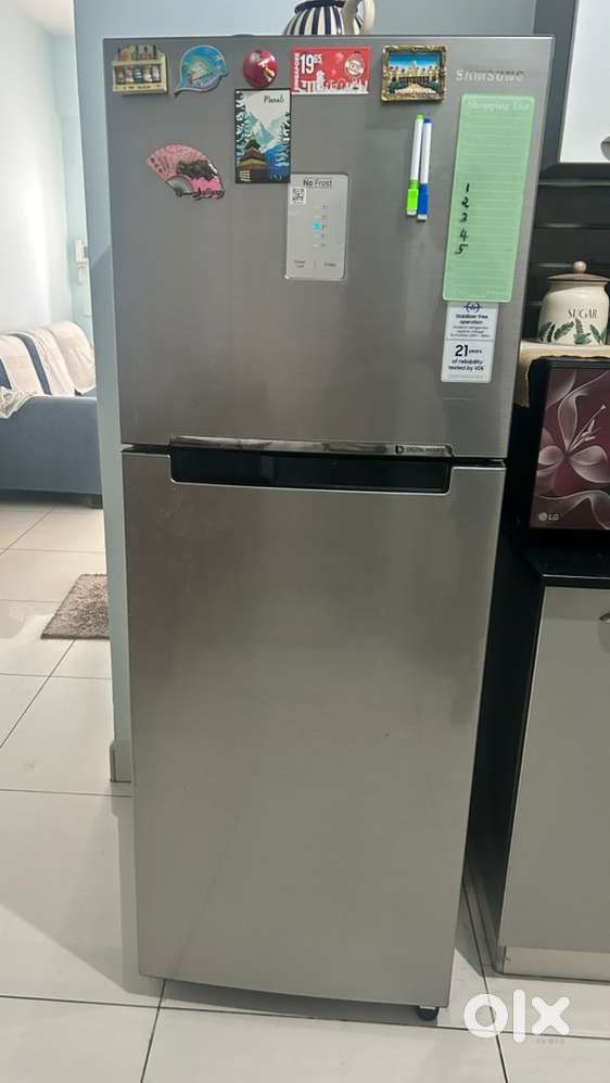 Samsung 253L Double Door Refrigerator for Sale.