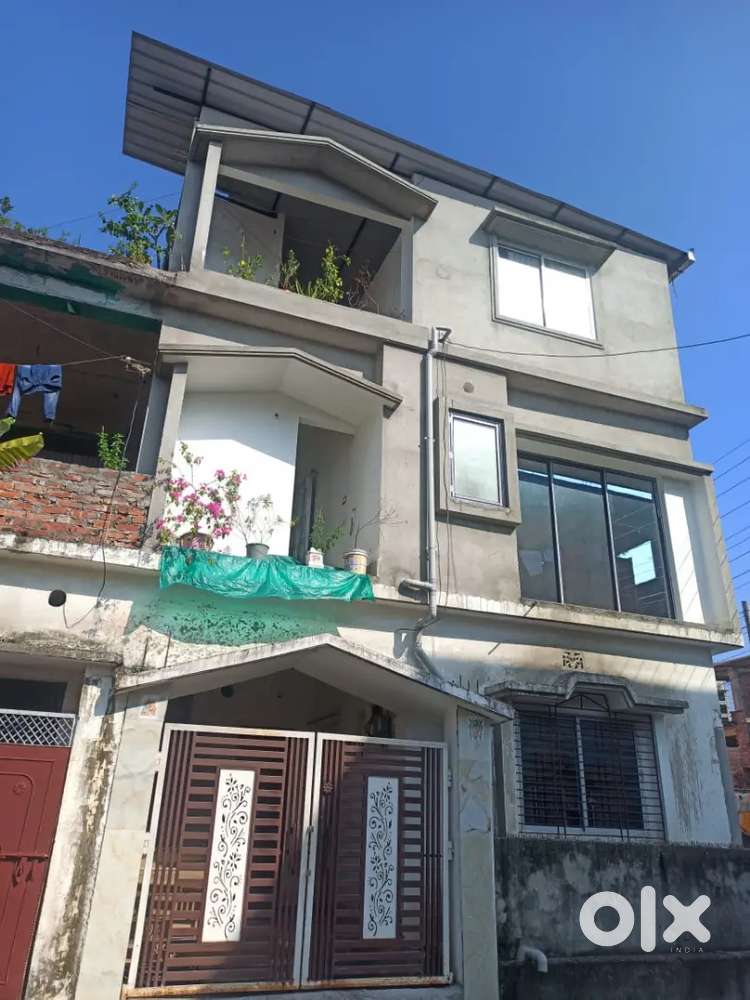 New construction 3floor building 2side of road front 25feet side 18