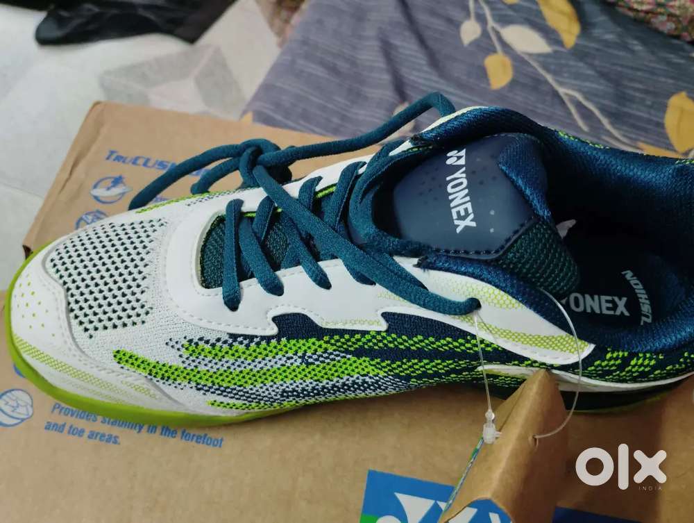 Yonex velo 200i Shoes (size:8) [BRAND NEW]