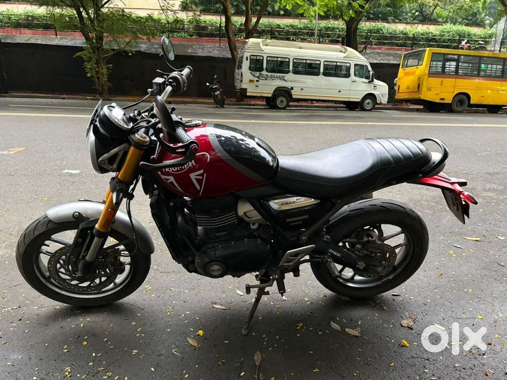 2023 Triumph speed 400.(slighly negotiable)