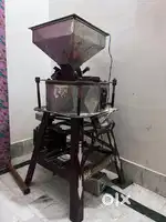 Flour iron grinder