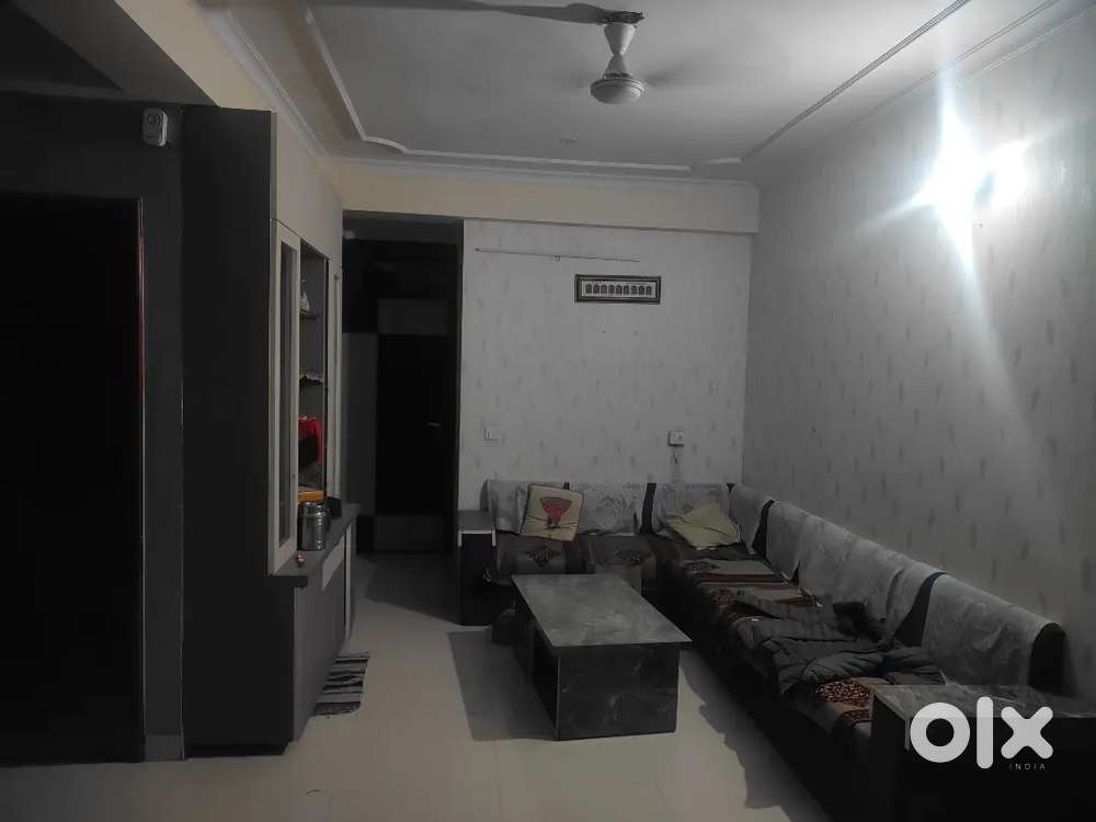 1 Room available in 3 BHK flat