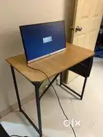 PS4 PRO 1 TB, HP 22ES Monitor and Table