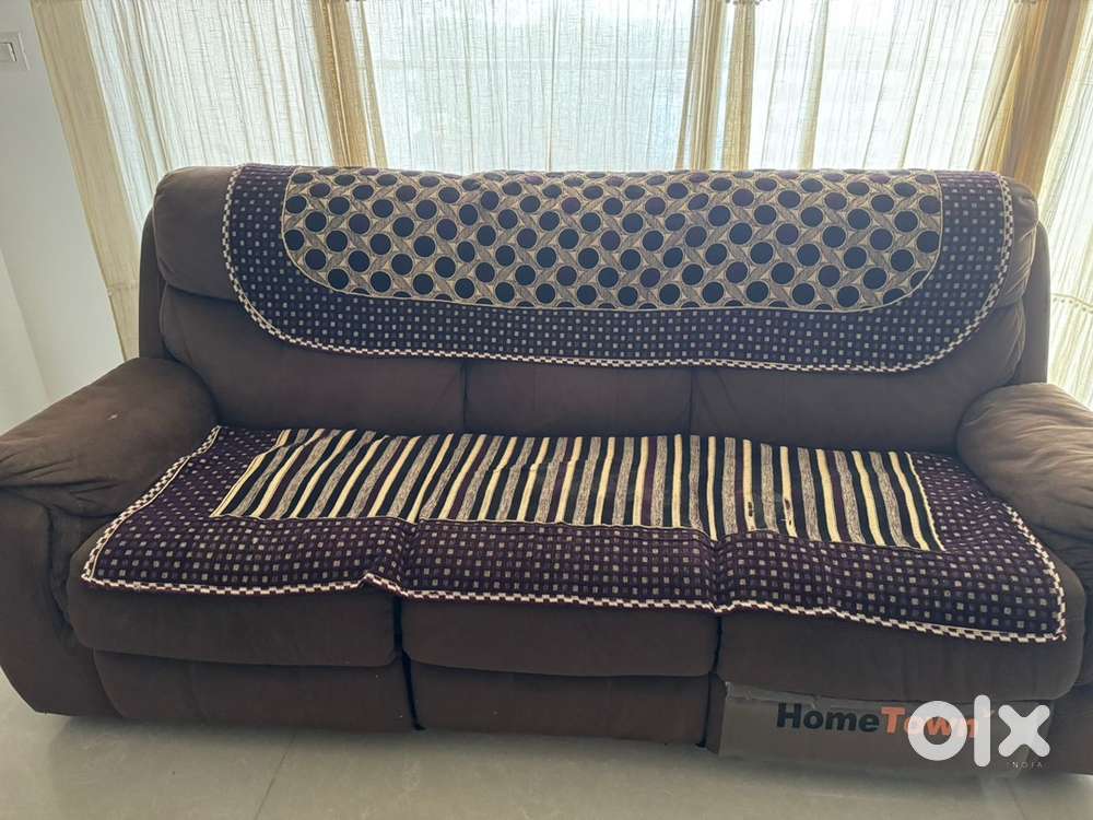 7 seater L shape sofa with 2 inbuilt reclinear