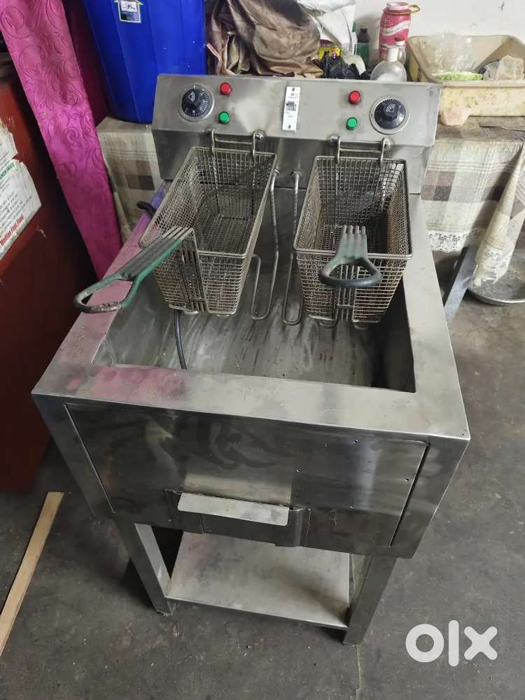 Electric Fryer machine 28 Litre oil capacity only used for 4 month
