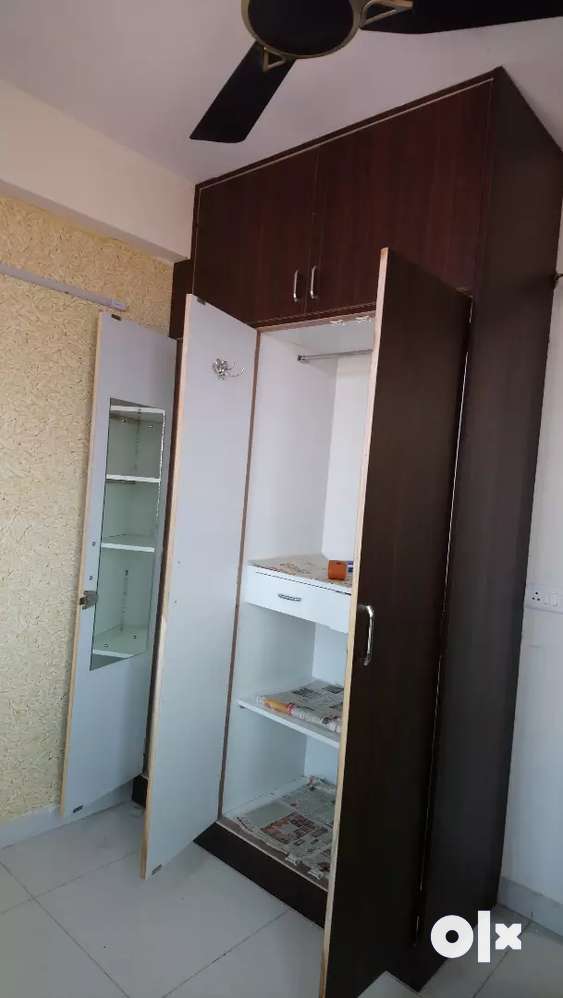 1bed room, 1hall, kitchen, (R.o. installed),, lat and bath, balcony