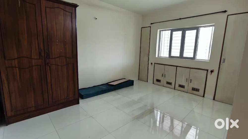 3bhk bibwewadi near Lake town