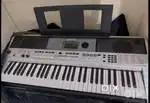 Synthesizer (YAMAHA PSR i455)