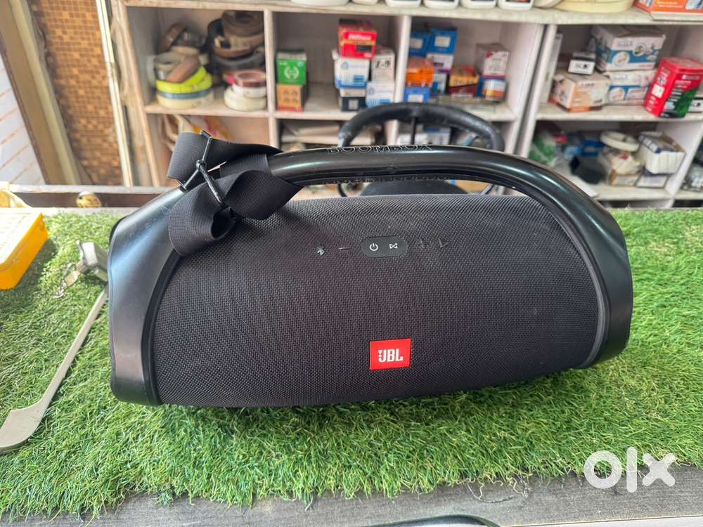 JBL BoomBox 2