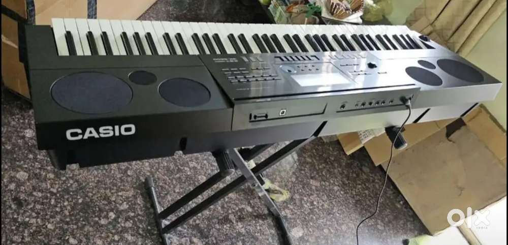 Casio WK-6600 Keyboard -Barely Used With Box, Docs & Adjustable Stand